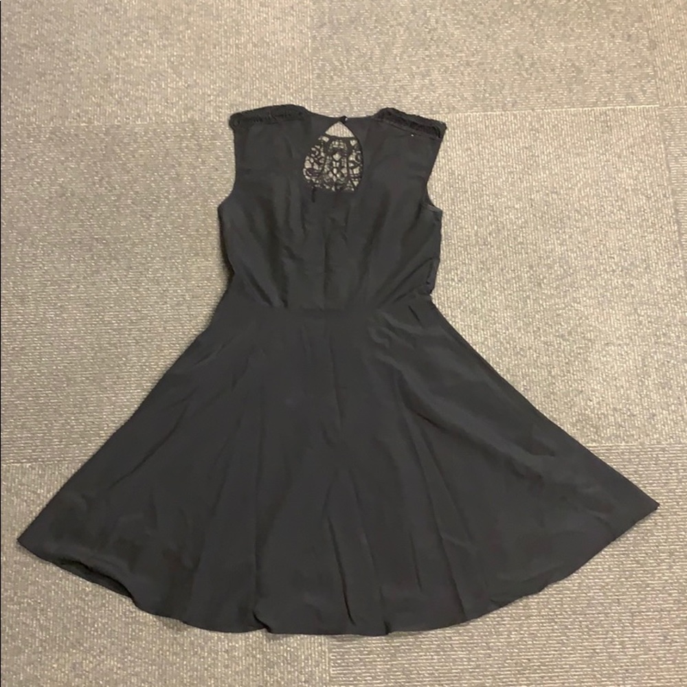 Formal Keyhole Back Dress - Picture 3 of 3